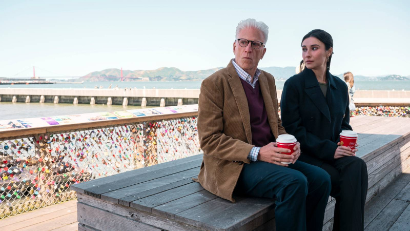  Тед Дэнсон и Лайла Ричкрик Эстрада в Netflix's A Man on the Inside