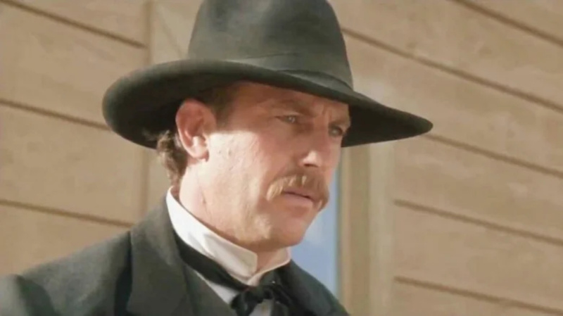   เควิน คอสเนอร์ ใน Wyatt Earp