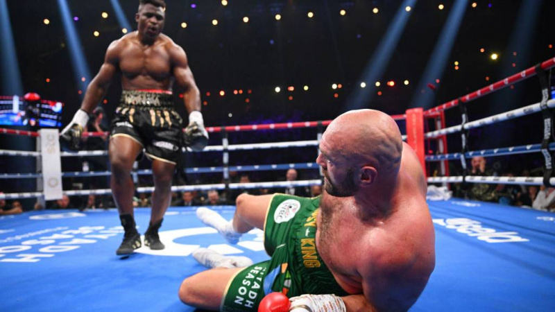 Mike Tyson reageert terwijl Netflix stilletjes Battle of the Baddest uitbrengt, het verhaal van het Ngannou/Fury-gevecht