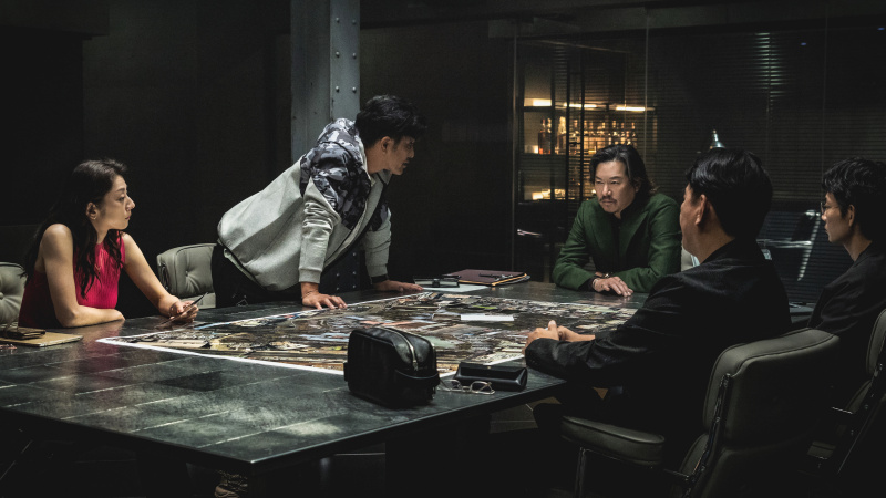   Актерский состав Netflix's Tokyo Swindlers