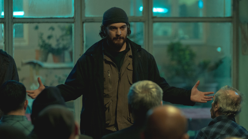   Çağatay Ulusoy på Netflix's Kübra