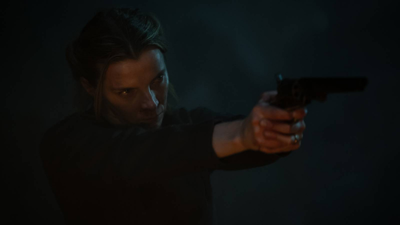  Betty Gilpin Netflixis's American Primeval episode 3.