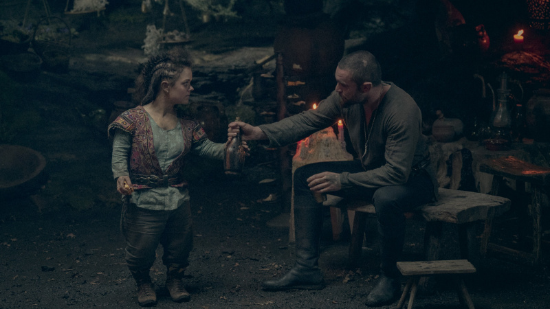  Francesca Mills und Laurence O'Faurain in The Witcher: Blood Origin