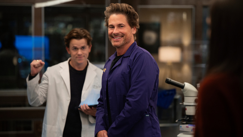   Netflix'te Rob Lowe ve John Owen Lowe's Unstable season 2.