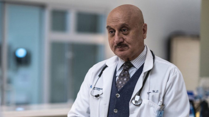 Naujasis Amsterdamo 2 sezonas Vijay Kapoor Anupam Kher