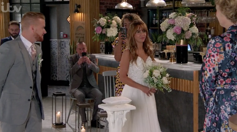 Maria e Gary sposano Coronation Street ITV