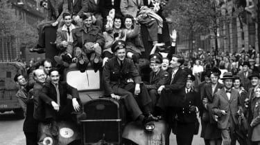 Ιστορίες VE Day: νίκη, ήττα - και ωραία μαχαίρια