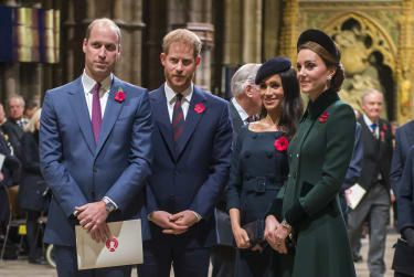 LONDRA, ANGLIA - 11 NOIEMBRIE: Prințul William, Ducele de Cambridge și Catherine, Ducesa de Cambridge, Prințul Harry, Ducele de Sussex și Meghan, Ducesa de Sussex participă la un serviciu de marcare a c