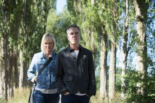 „Cold Feet“ žvaigždė Jamesas Nesbittas prisipažįsta, kad jį šokiravo ir išgąsdino Adomo ir Karen meilės siužetas