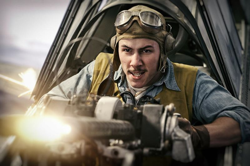 TV în seara asta Nick Jonas ca pilot în Midway