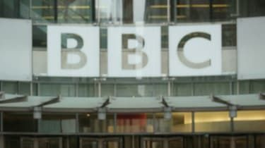 BBC sa ospravedlňuje za upozornenie na nahotu z Game of Thrones