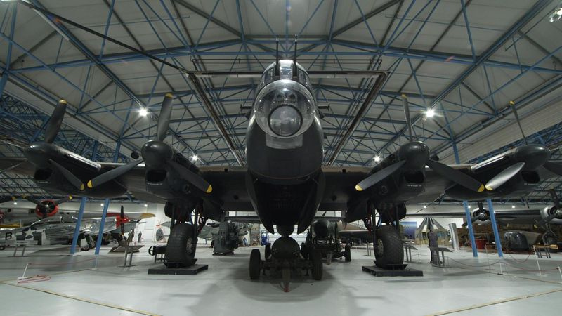 TV esta noche BOMBARDERO DE LANCASTER EN EL MUSEO DE LA RAF