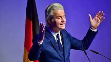 Geert Wilders mluví německy