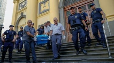 Katedralskjutning i Brasilien: fem döda i kyrkansattack