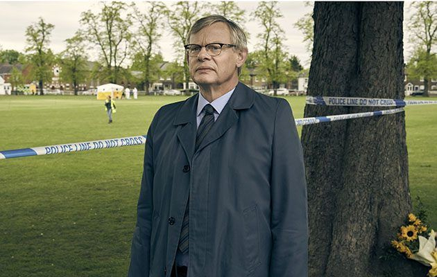 Manhunt - δείχνει τον Martin Clunes