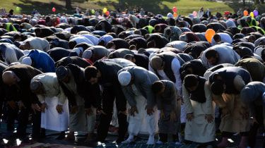Australský senátor používá nacistickou frázi, aby vyzval k zákazu muslimských přistěhovalců