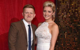 BABY JOY Coronation Streetin Sam Astonille, kun hän toivottaa poikansa tervetulleeksi maailmaan