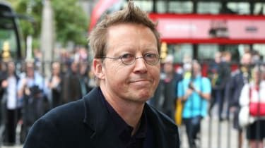 De ce Simon Mayo a părăsit BBC Radio 2