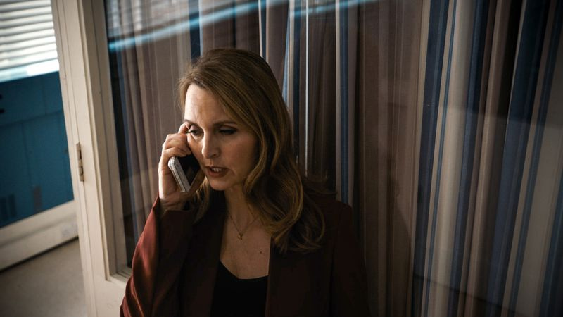 Debra Stephenson o interpretează pe Jeni Sinclaire în Holby City