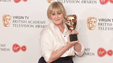 Baftas 2017: Happy Valley bije The Crown mieszaną nocą