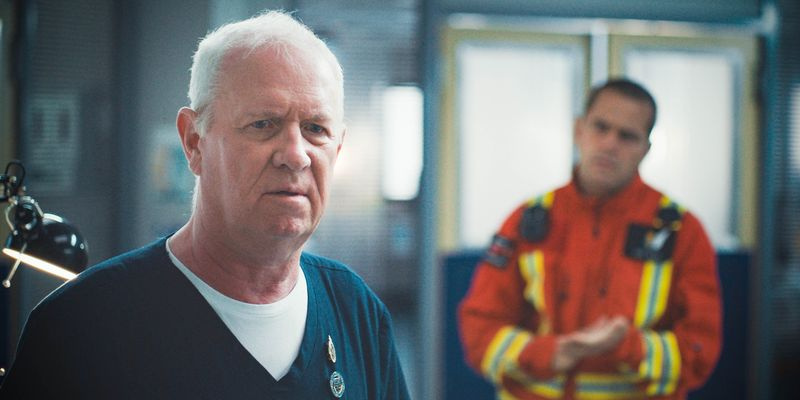 TV ikväll Charlie spelas av Derek Thompson.