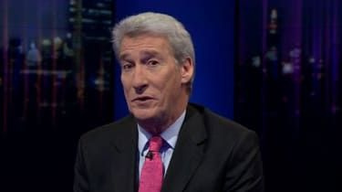 Jeremy Paxman rakar sig och säger 'skägg är så 2013'
