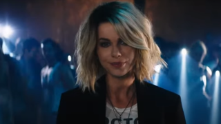 Kate Beckinsale on filmi 'Jolt' treileris elektriline