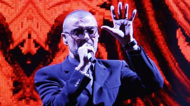 Wauw! George Michael viel uit auto bij 70mph zegt getuige