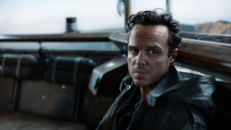 Andrew Scott în rolul col. John Parry în Materialele întunecate.