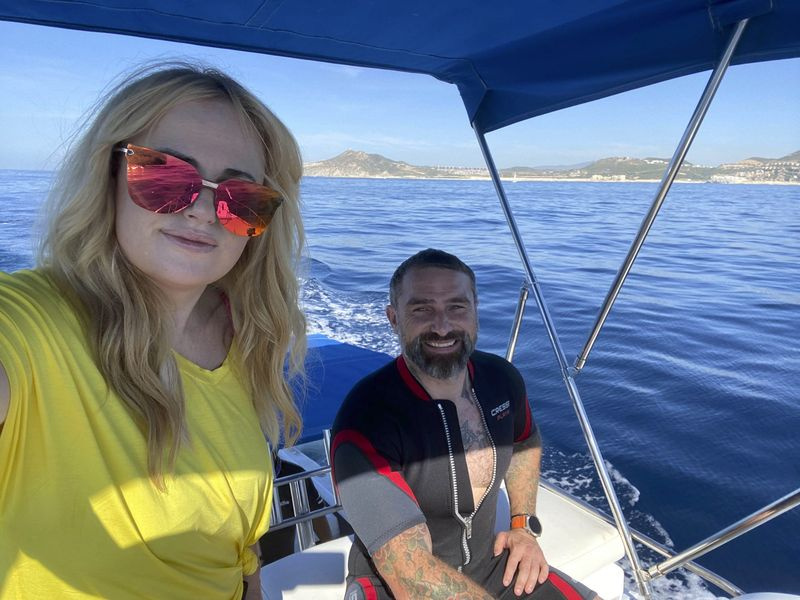 Straight Talking mit Ant Middleton und Rebel Wilson