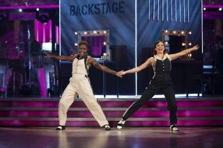 Το ζευγάρι Strictly Come Dancing Nicola και Katya θα χορέψουν στο Shine by Years & Years