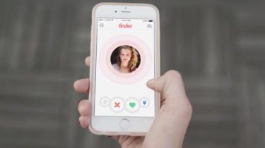 Tinder-hack narre lige mænd til at flirte med andre mænd