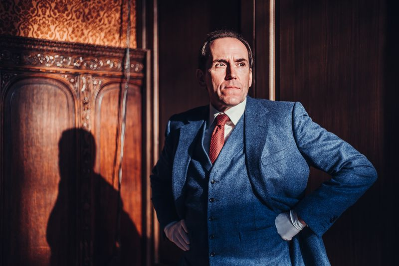 TV Stasera Ben Miller nei panni del Professor T