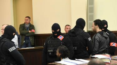 Salah Abdeslam: Pariisin hyökkäyksestä epäilty kertoo tuomarille, ettei hän pelkää