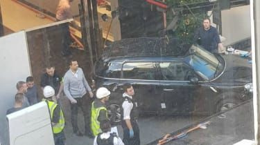 Un gang armé ramasse des Mini dans des Selfridges pour des sacs à main