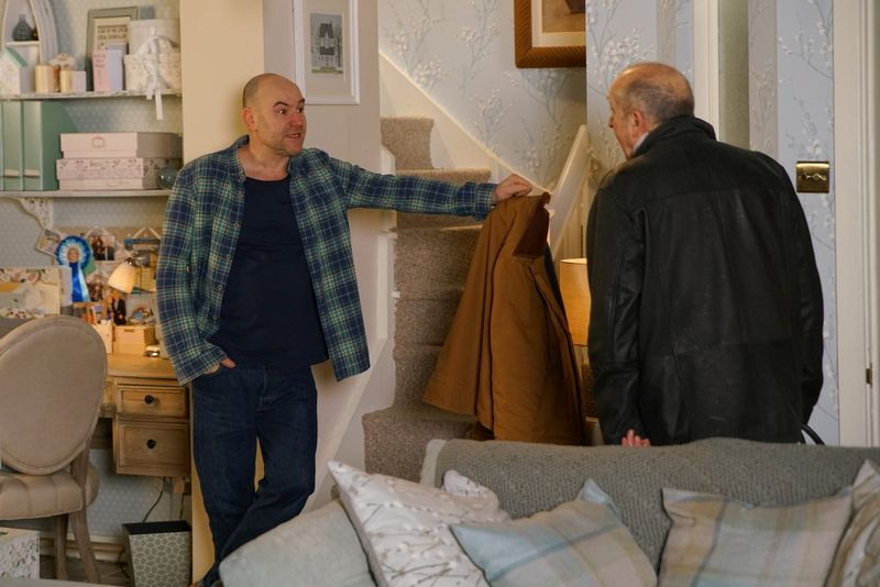 Coronation Streetin spoilerit: Tim Metcalfe heittää isänsä ulos!