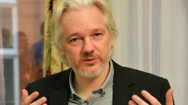 САЩ подготвят обвинения за ареста на основателя на WikiLeaks Джулиан Асандж