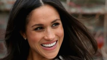 Bude Meghan Markle prvou britskou kráľovskou zmiešanou rasou?