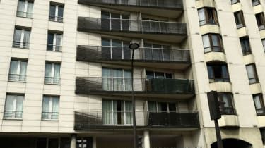 Ο πατέρας του αγοριού διάσωσης στο μπαλκόνι του Παρισιού «έπαιζε Pokemon Go»