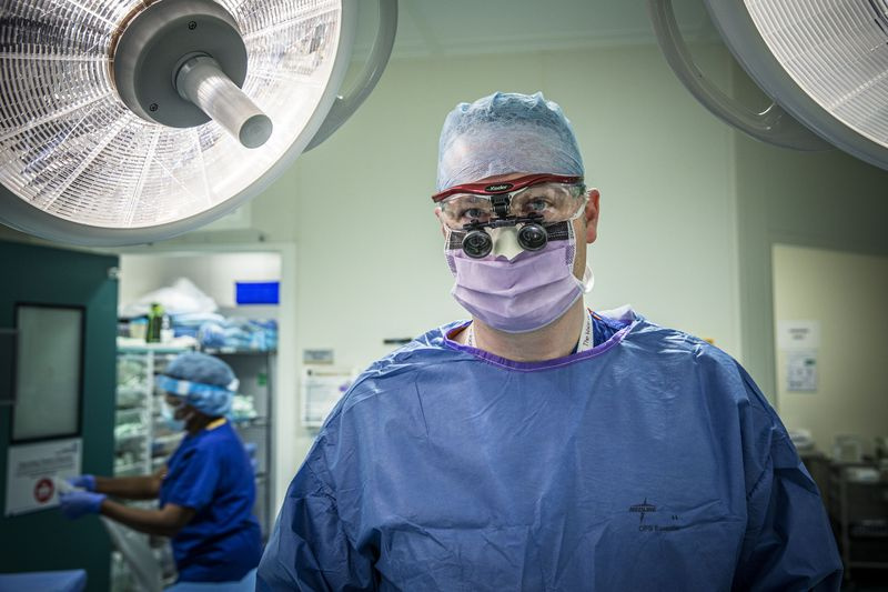 TV hoje à noite Consultor hospitalar David Wallace