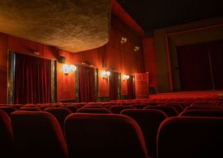 映画館の中のこの写真をお楽しみください。うまくいけば、それは勝ちました