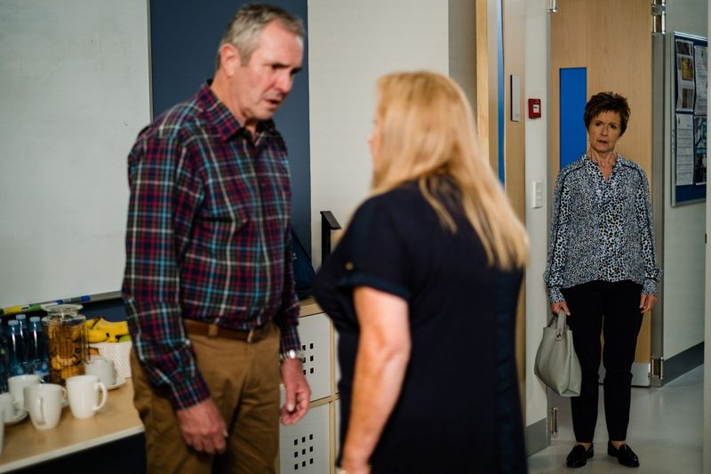 Naapurit, Karl Kennedy, Sheila Canning, Susan Kennedy