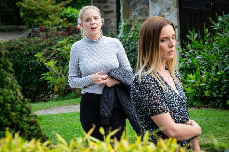 Belle vai se arrepender de estar em conluio com Andrea em Emmerdale