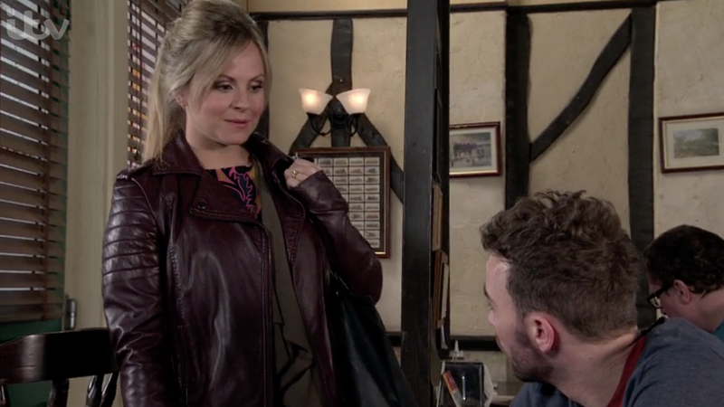 Flat Chat pe Coronation Street