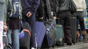 Caos de viajes navideños: el avión se sale de la pista en Bristol y las huelgas se ciernen sobre Ryanair, South Western Railway y Greater Anglia