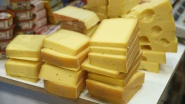 The Great Cheeseboard: Londenaren in rep en roer over 'abnormaal' kaasfestival