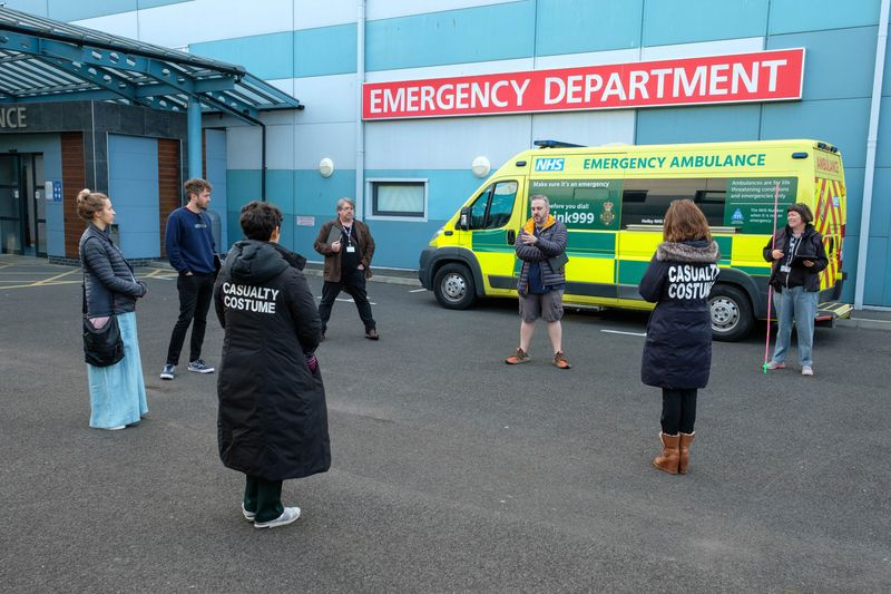 Eksternt opptak av sosialt fjernt filming i Casualty