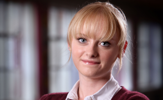 La ex estrella de 'Waterloo Road' Katie McGlynn reacciona al regreso del programa