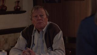 „Coronation Street“ gerbėjai išsigando Roy'aus Cropperio, kai TRAGEDY atsitrenkia į akmenis