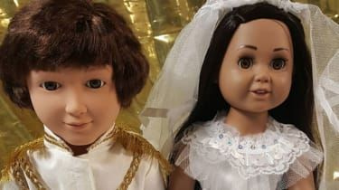 Păpuși Harry și Meghan